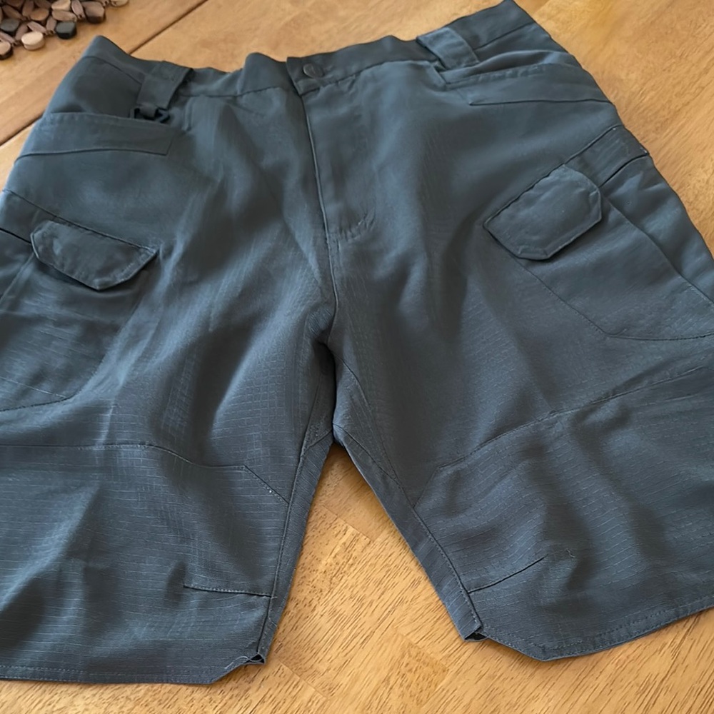 Men's Green Cargo  Shorts